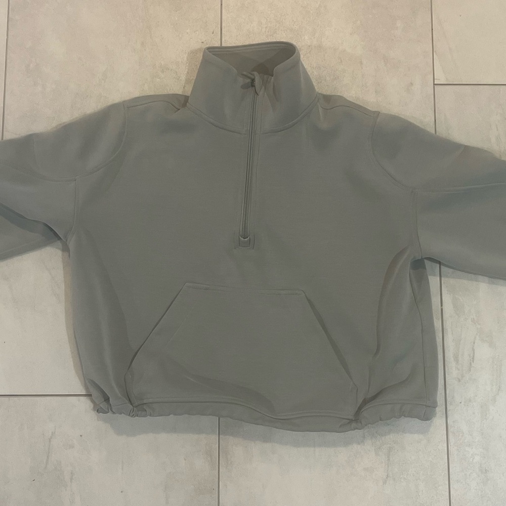 Lululemon Size 4 Sage Scuba Cropped Funnel-Neck Half Zip